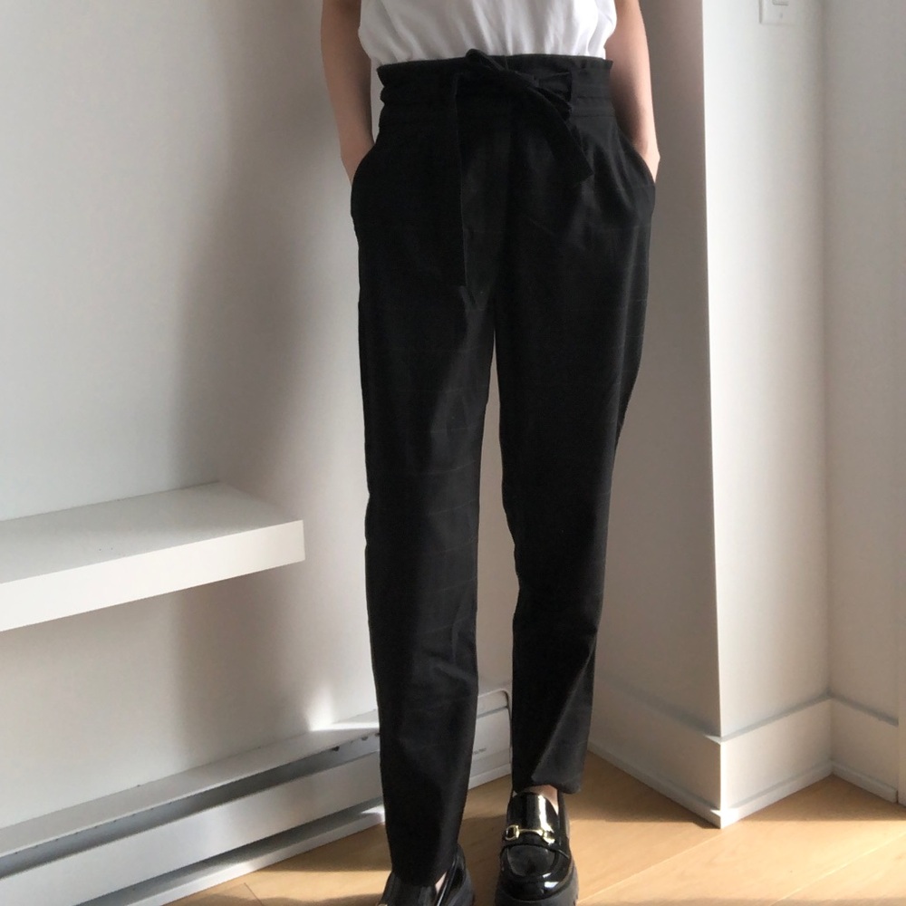 BLACK/WHITE PLAID PANTS